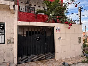 Casa de 2 pavimentos no Feira IX